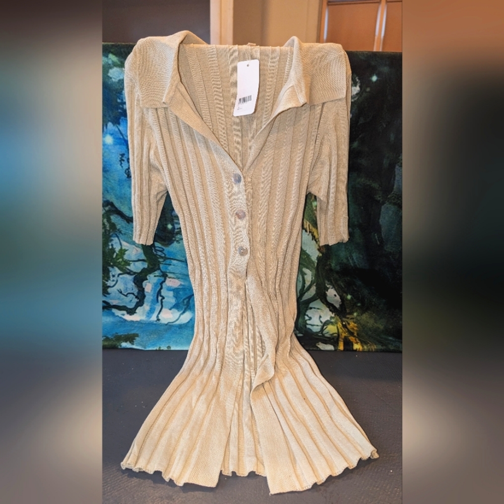 Et Clet beige cardigan sweater